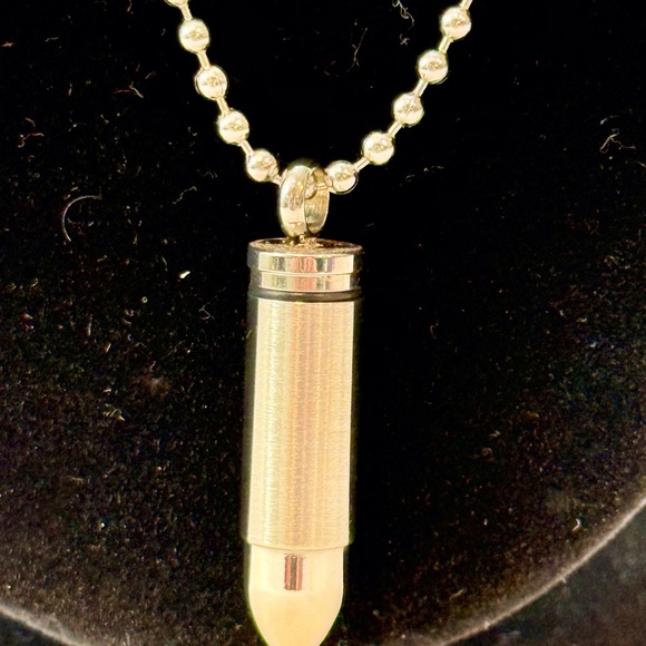 NIB In Loving Memory Bullet Urn Necklace - Picture 11 of 16